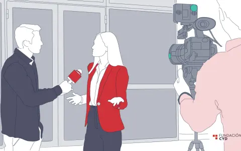 Periodista entrevista a una mujer frente a una cámara. Un paso clave en la comunicación social carrera.