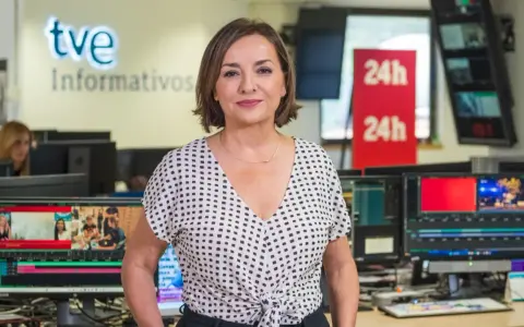 Periodista en TVE Informativos. ¿Cuánto dura la carrera de periodismo? Aquí se trabaja 24h.