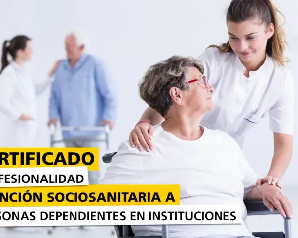 Profesionalidad en la atención sociosanitaria en instituciones. Enfermera apoya a paciente en silla de ruedas.