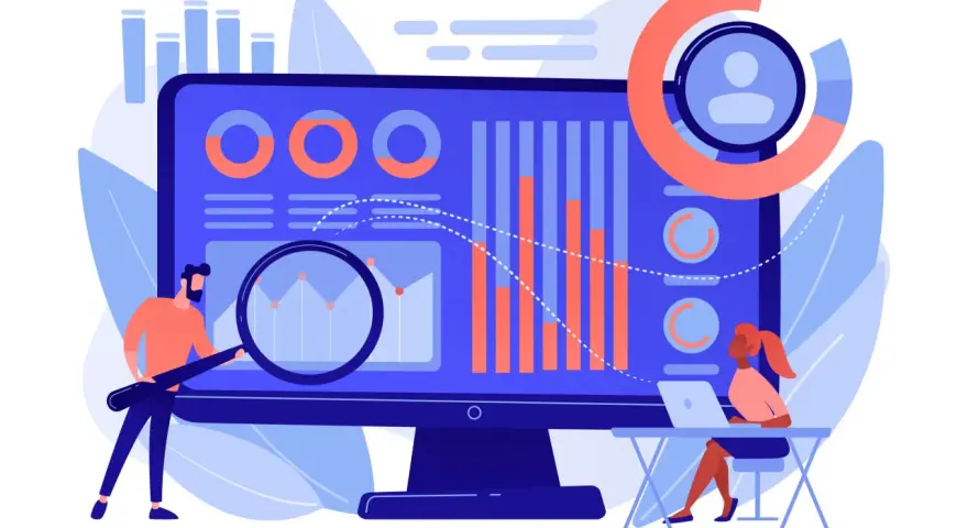 Un marketing product manager analiza gráficos y datos en una pantalla, usando una lupa para investigar tendencias.